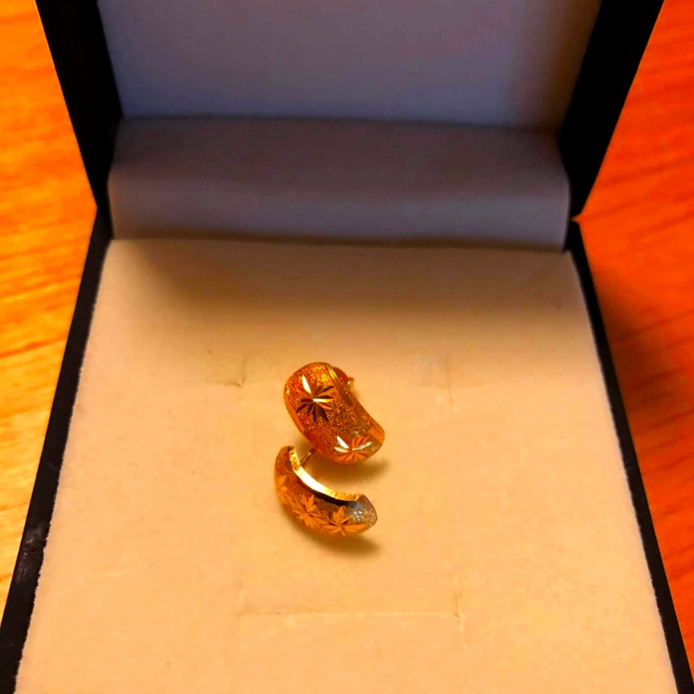 18k Saudi gold earring